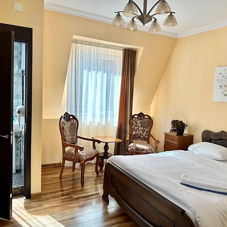 Old Clty Hotel Μπατούμι Εξωτερικό φωτογραφία