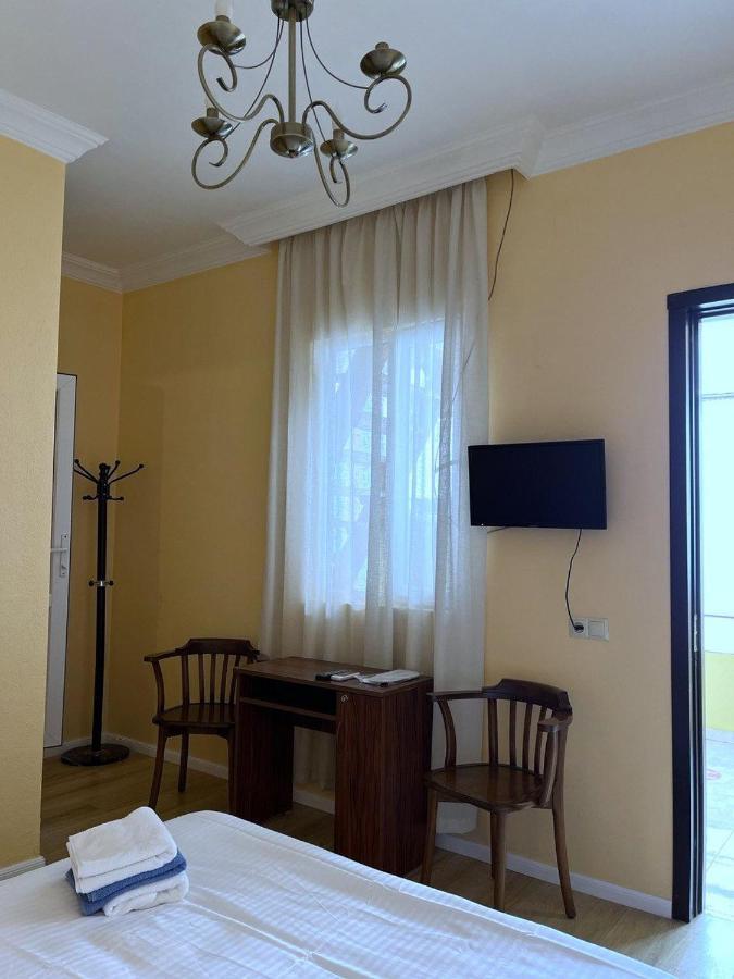 Old Clty Hotel Μπατούμι Εξωτερικό φωτογραφία