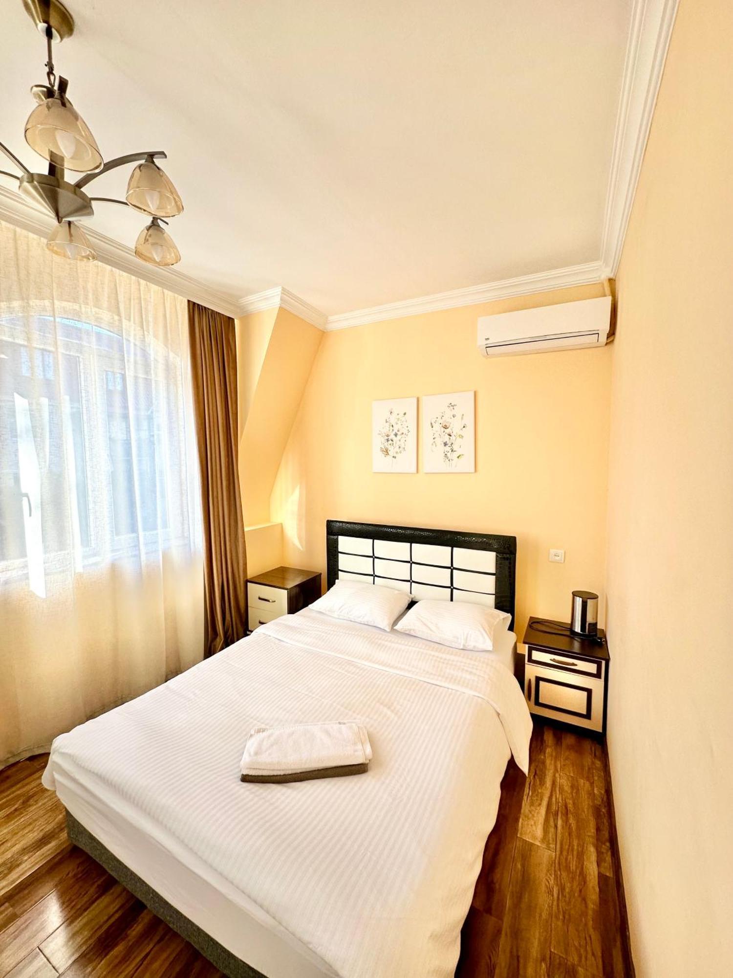 Old Clty Hotel Μπατούμι Εξωτερικό φωτογραφία