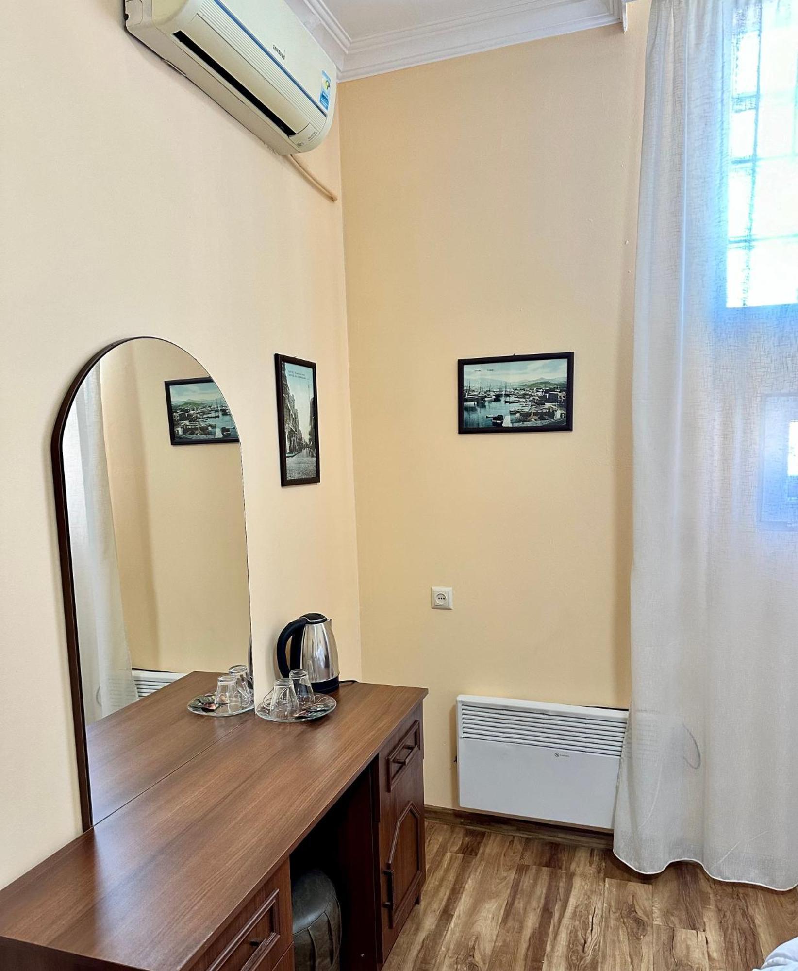Old Clty Hotel Μπατούμι Εξωτερικό φωτογραφία