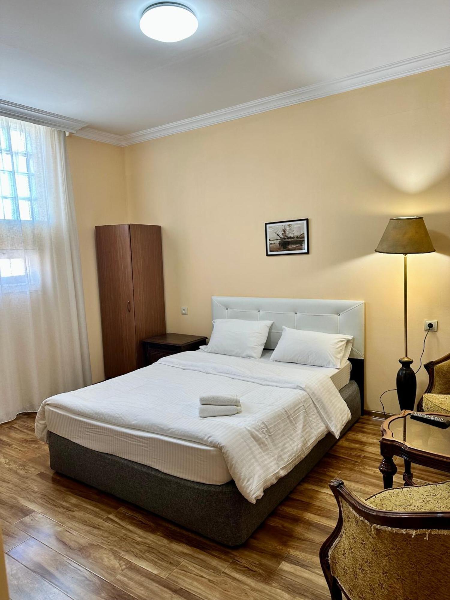 Old Clty Hotel Μπατούμι Εξωτερικό φωτογραφία
