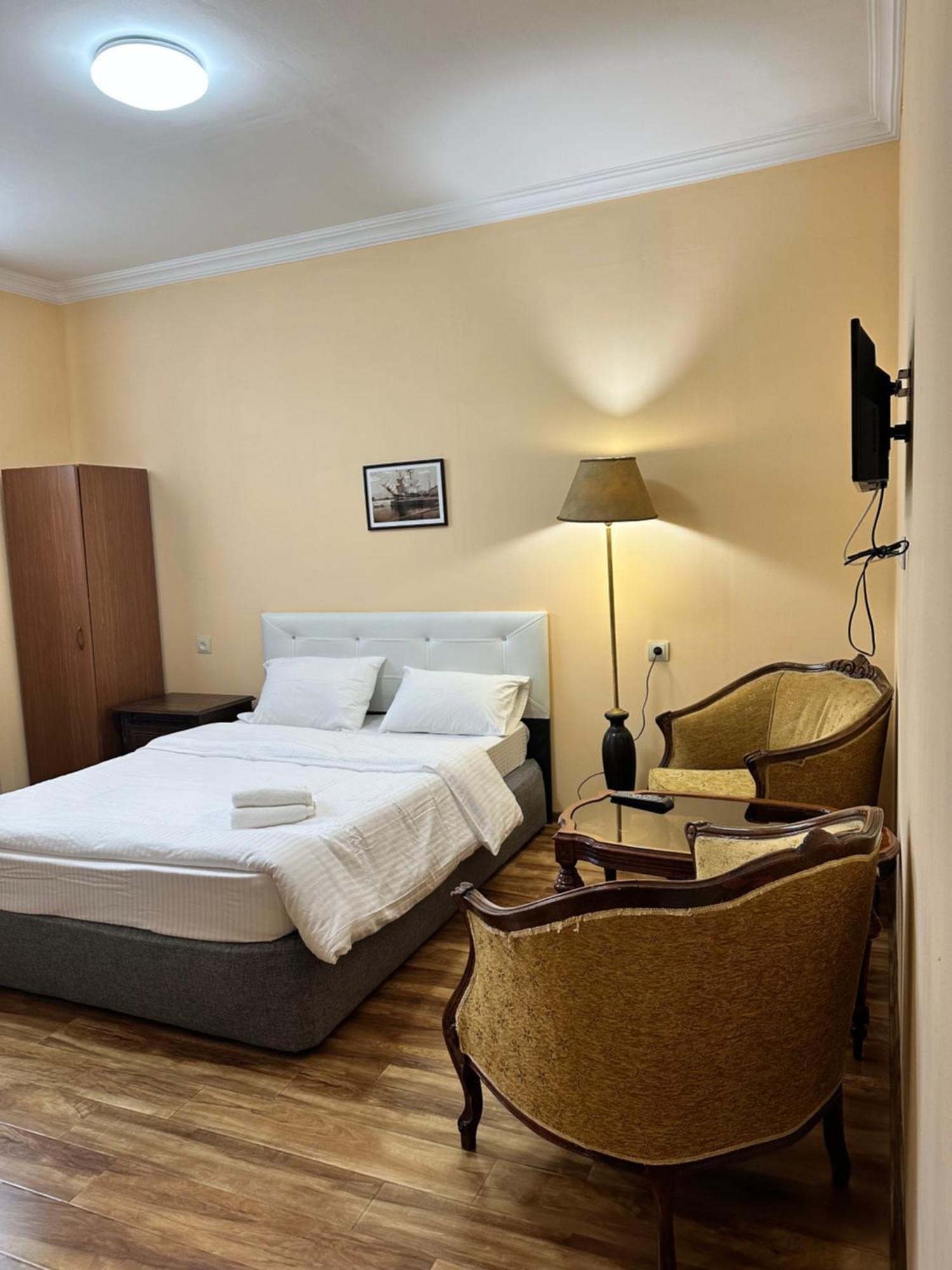 Old Clty Hotel Μπατούμι Εξωτερικό φωτογραφία
