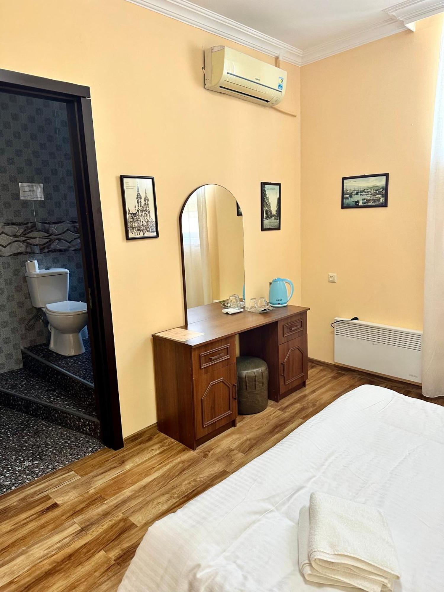 Old Clty Hotel Μπατούμι Εξωτερικό φωτογραφία